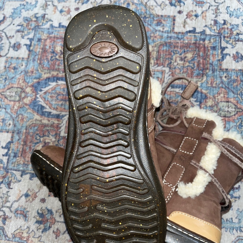 UGG Booties (7), Australia 5587 Brown Suede Leather Sheepskin - Picture 11 of 16